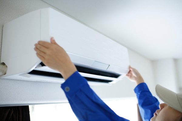 Climatización perfecta con aire acondicionado PANASONIC en Velilla de San Antonio: Comodidad sin igual.